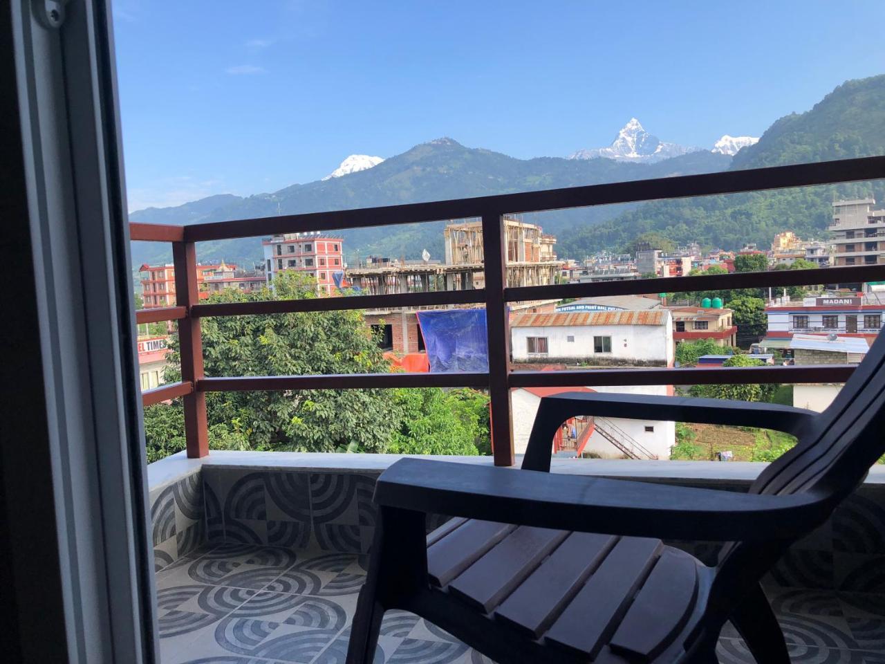 Hotel Guru Pokhara Zewnętrze zdjęcie
