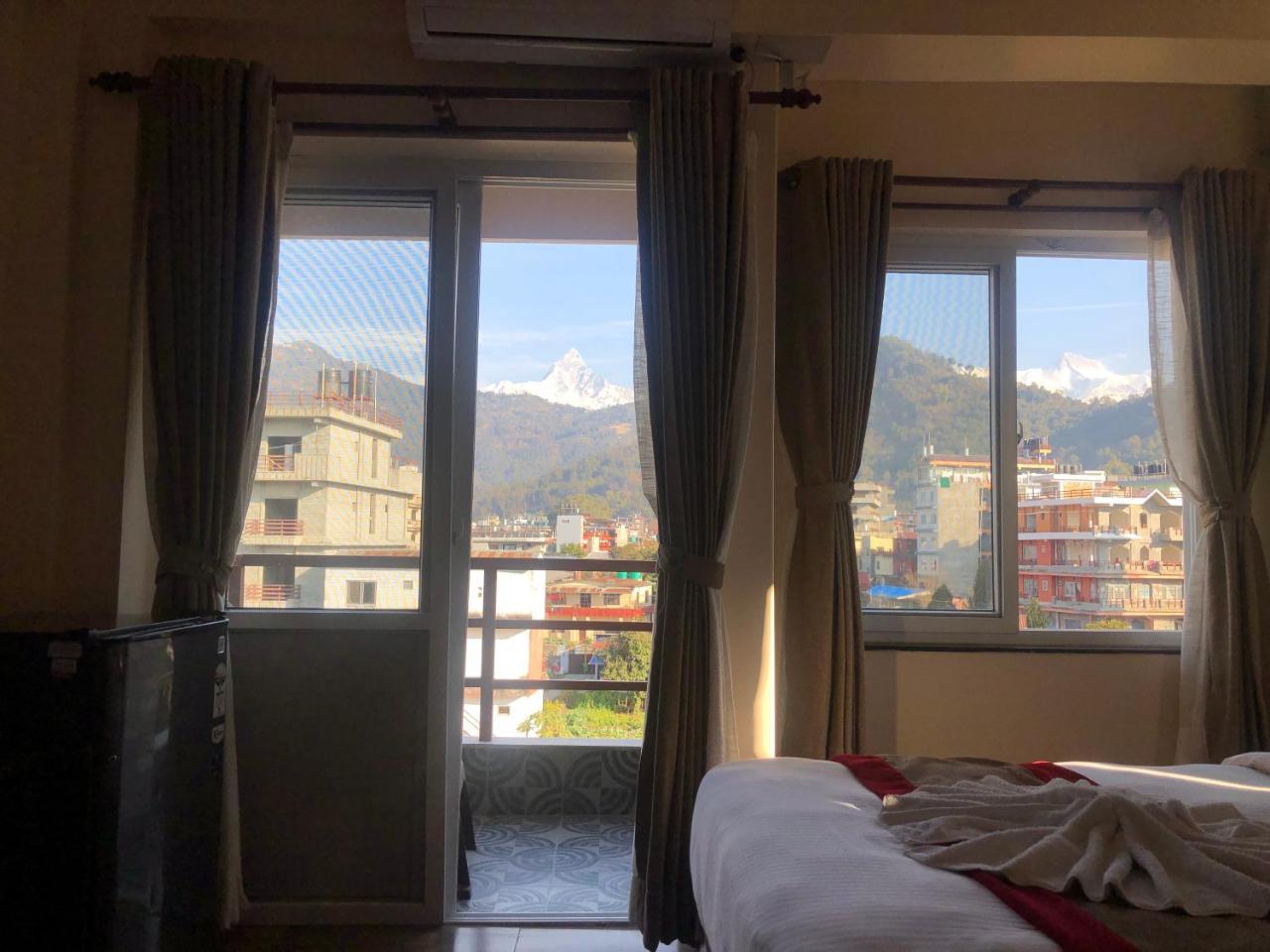 Hotel Guru Pokhara Zewnętrze zdjęcie