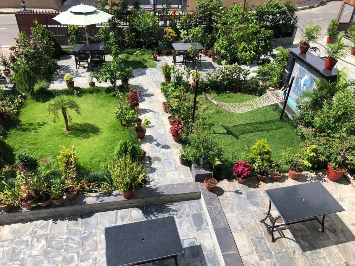 Hotel Guru Pokhara Zewnętrze zdjęcie